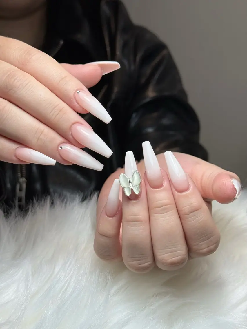 ネイル フレンチネイル ジェルネイル キラキラネイル 韓国ネイル マグネットネイル Julli NailStudioのネイルデザイン