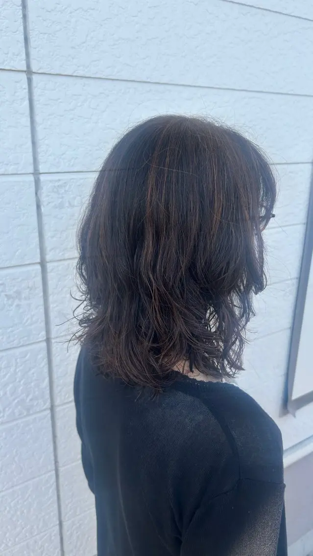 ミディアム カラー パーマ カット ヘアカラー パーマ 縮毛矯正 保科 椎奈のヘアスタイル