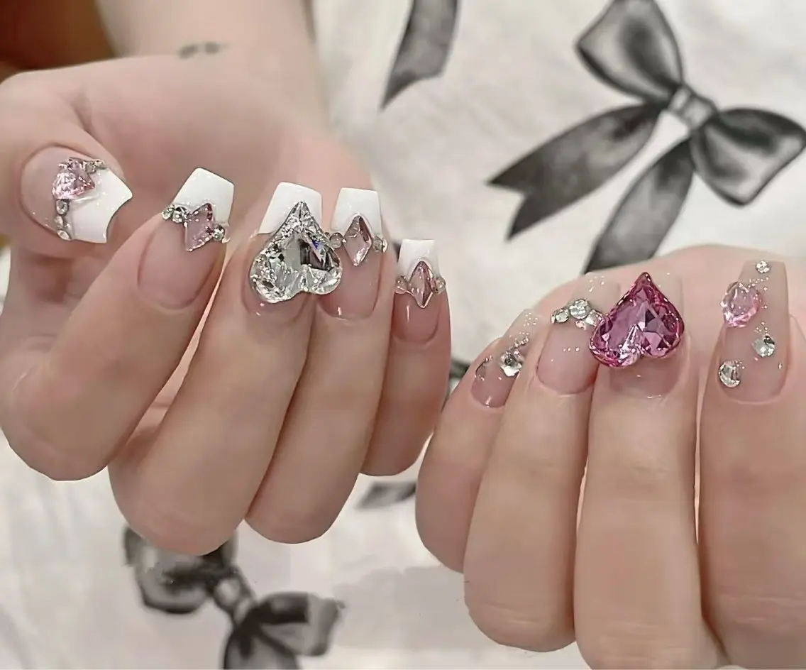 ネイル フラワーネイル フレンチネイル ジェルネイル ガラスフレンチ ハート ハンドネイル BabyYouMi nailのネイルデザイン