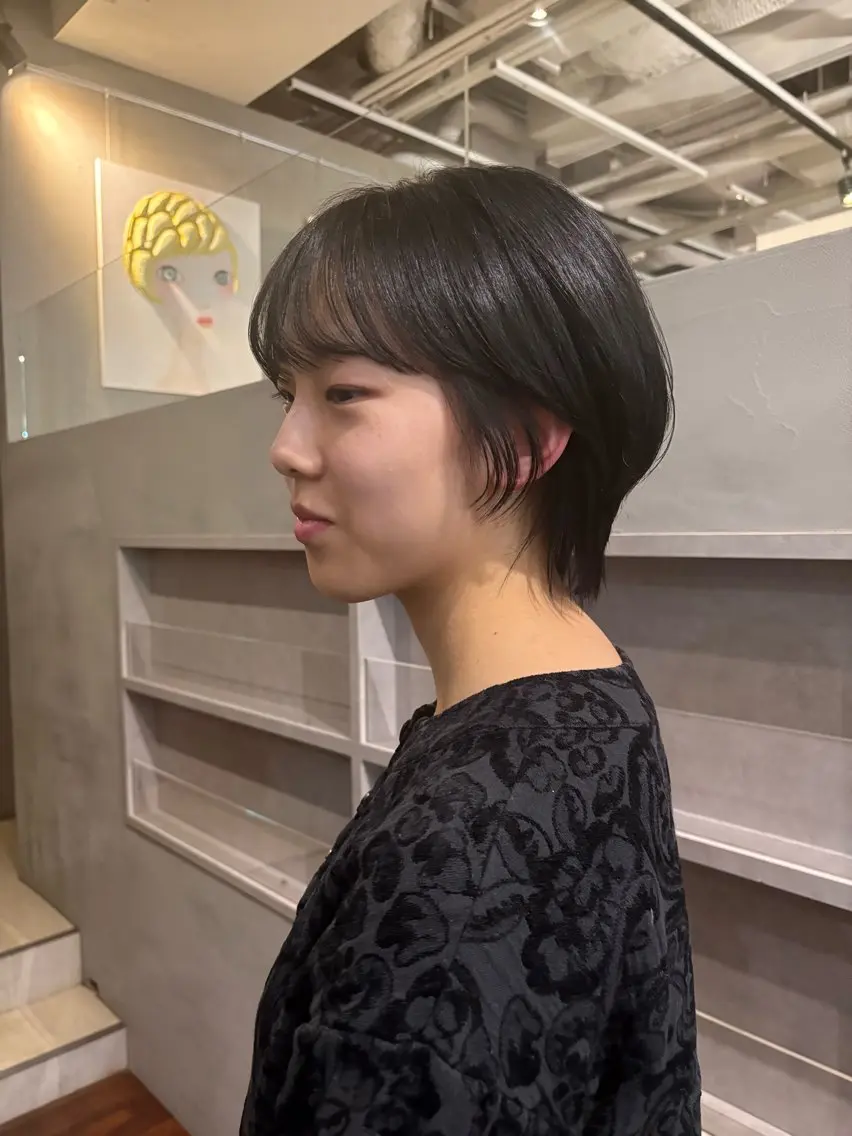 ショート カラー パーマ 丸みショート ショートヘア 抜け感レイヤーカット 🐄Hanakaのヘアスタイル