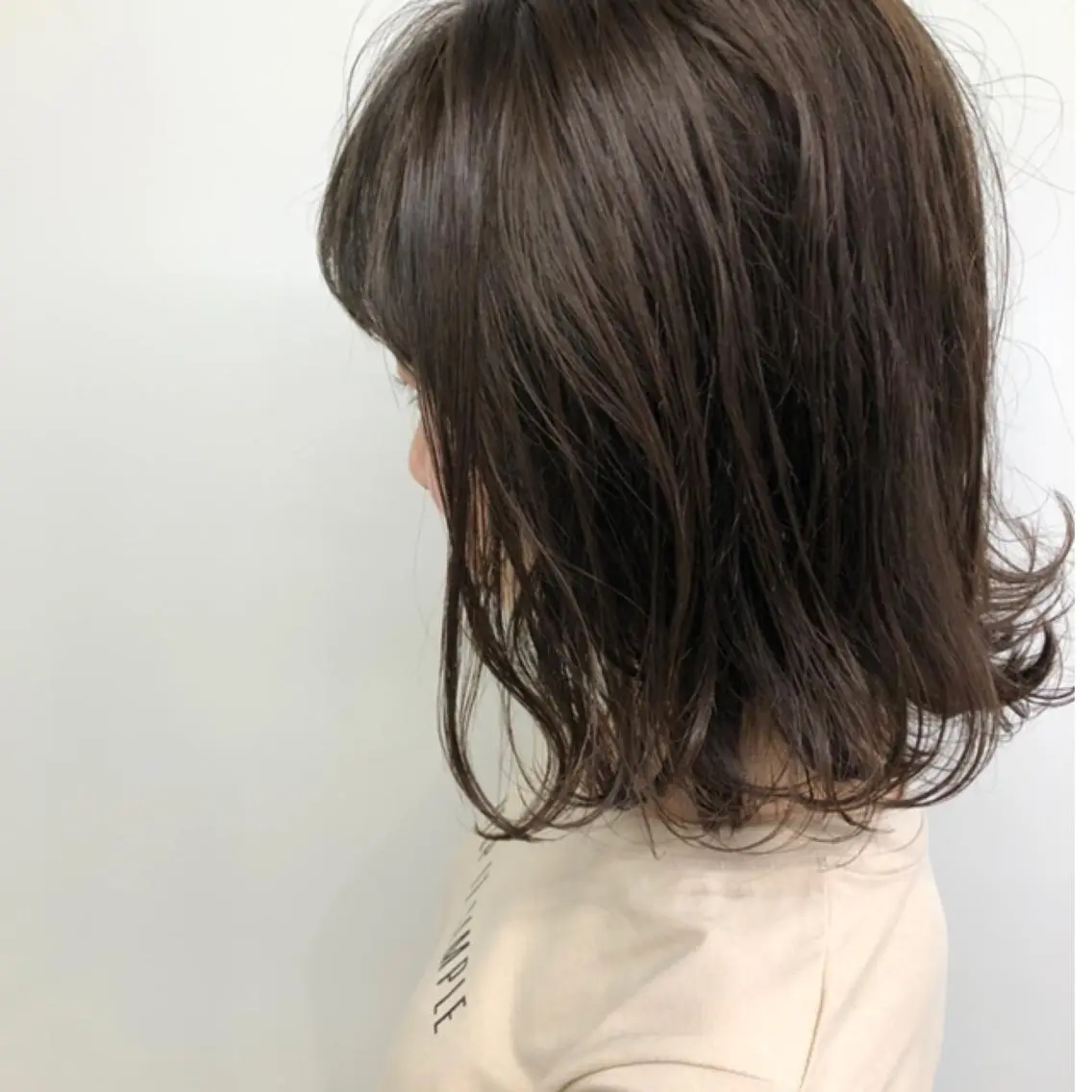 ショート カラー アッシュ ベージュカラー 透明感カラー オリーブアッシュ レイヤーボブ/ボブ 仲川和人のヘアスタイル