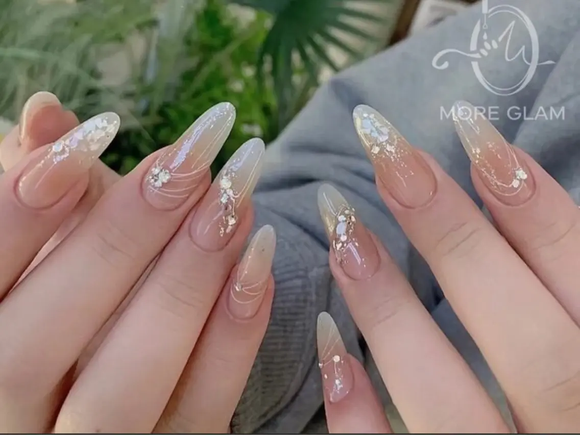 ミディアム more glam 原宿店のネイルデザイン