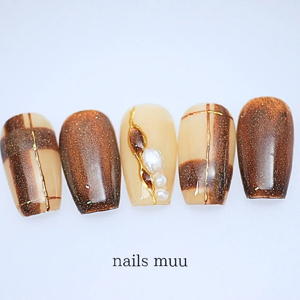 ネイル ブラウン フラッシュネイル マグネットネイル 冬ネイル nails muu まゆのネイルデザイン