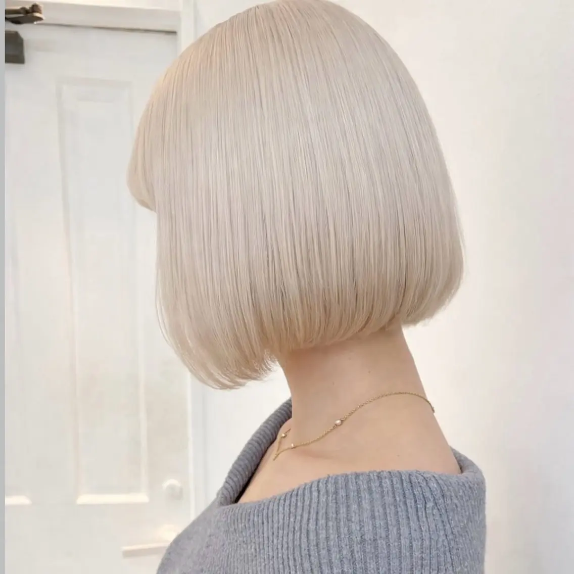 ショート カラー ベージュカラー ブリーチ ケアブリーチ ホワイトベージュ ヘアカラー トリートメント 🎨ハイトーン/ 切りっぱなし みつきのヘアスタイル
