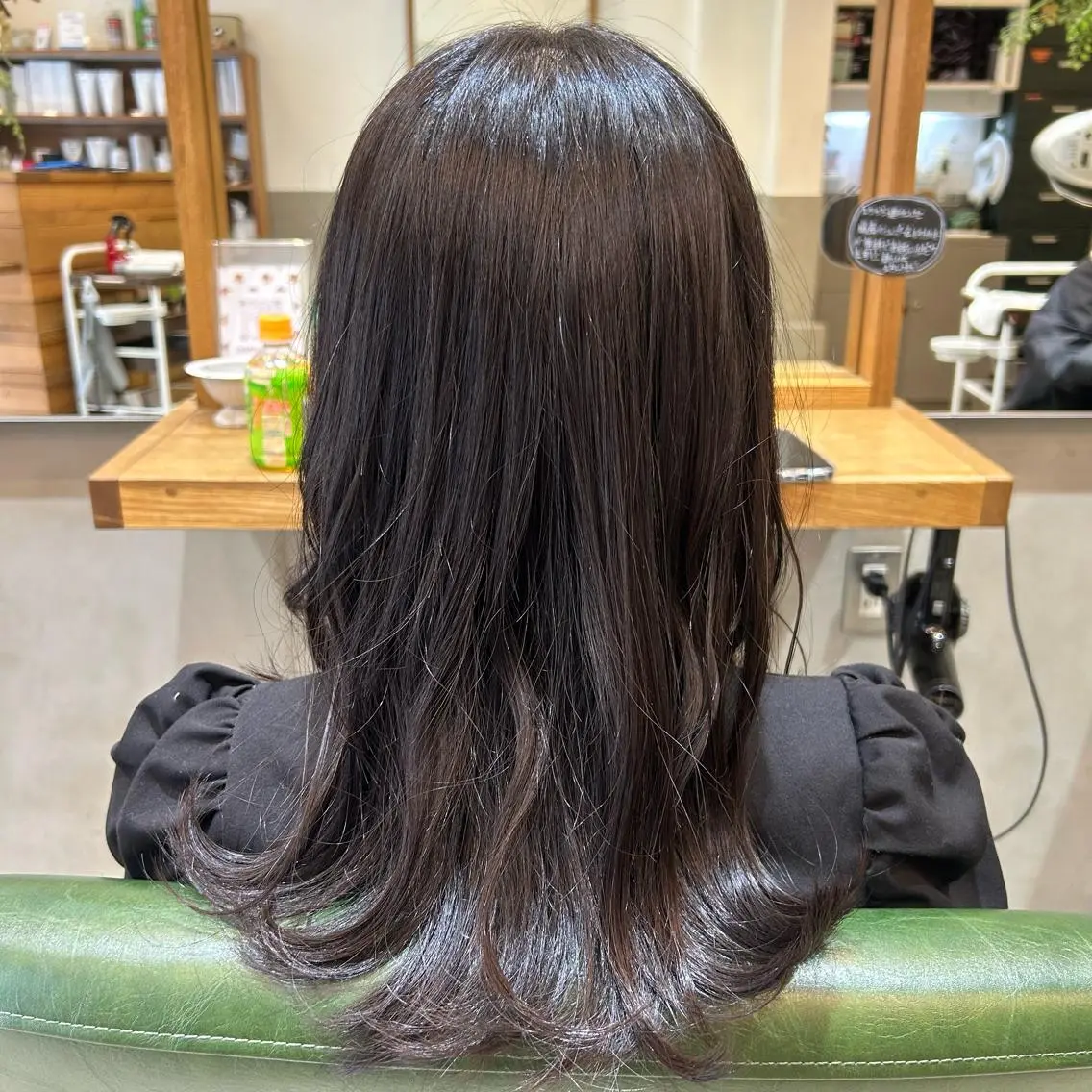 ミディアム パーマ カット 縮毛矯正 トリートメント 若狭 彩花のヘアスタイル
