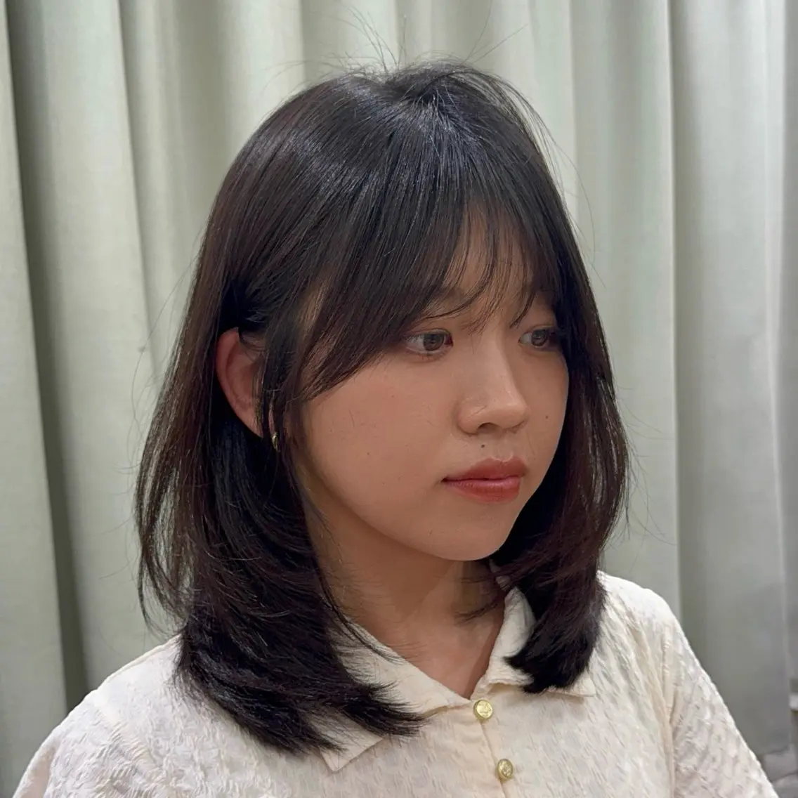ミディアム ナチュラルヘア🌱| レイヤー|めぐのヘアスタイル