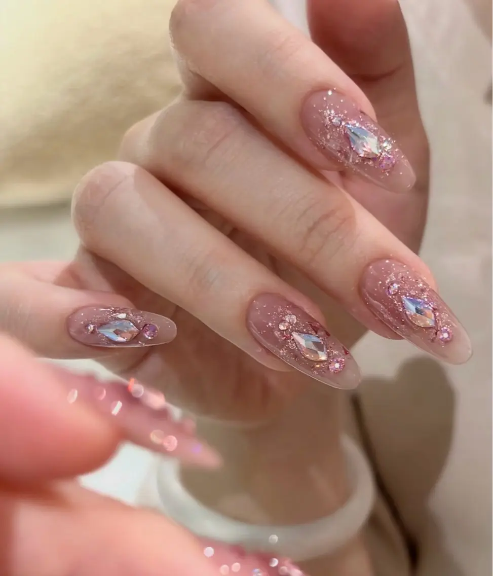 ネイル オーロラネイル フラッシュネイル フラワーネイル フレンチネイル キラキラネイル ハンドネイル 🌟LadyCoCo 🌟プロ ネイリストのネイルデザイン