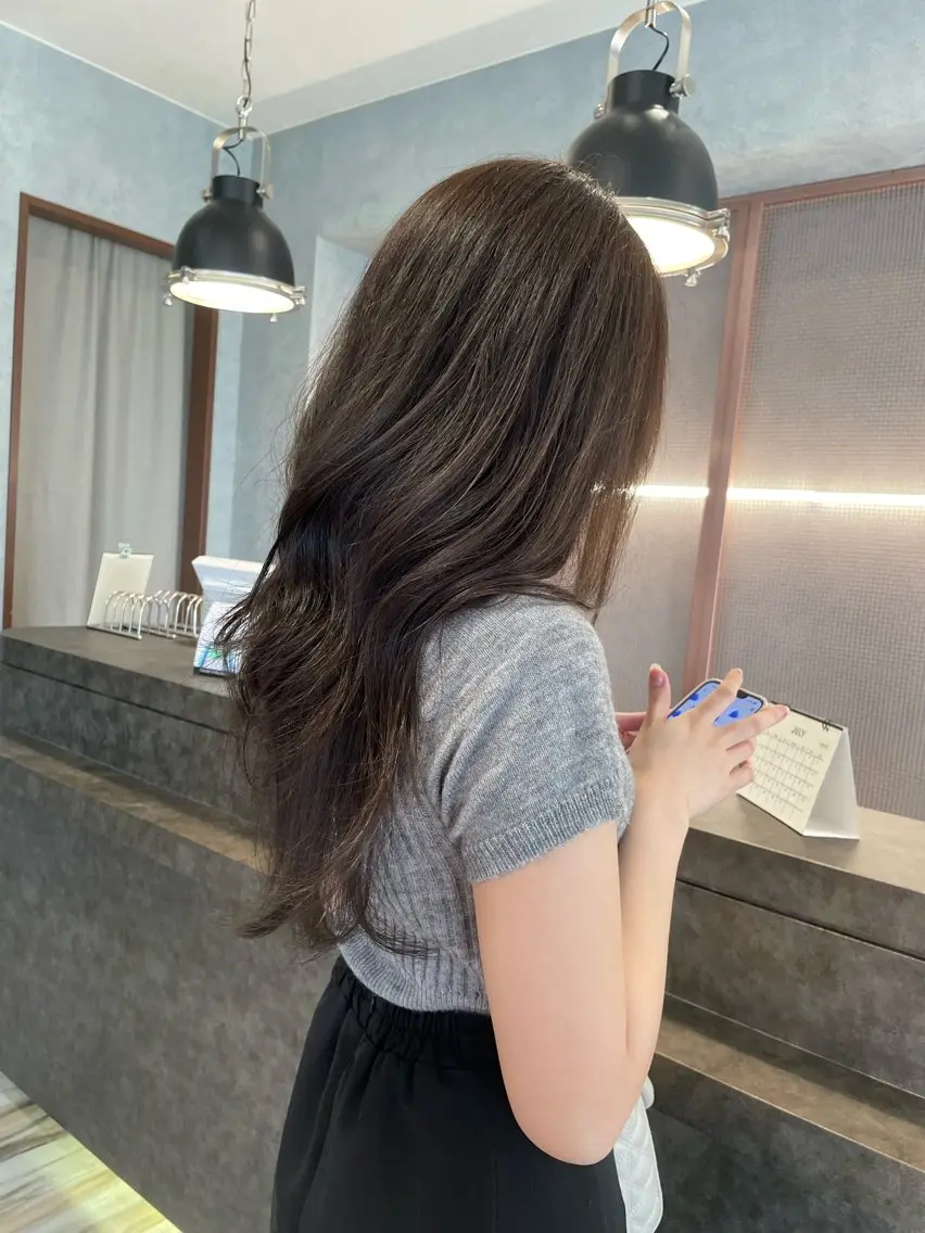 ロング 石戸 春菜のヘアスタイル