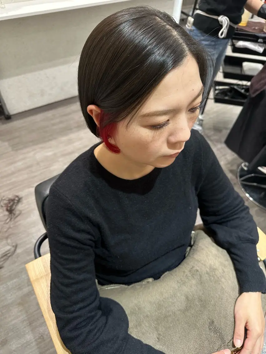 ショート カラー グレージュ レッドカラー 艶髪レイヤー上田 紗也🇰🇷💗のヘアスタイル