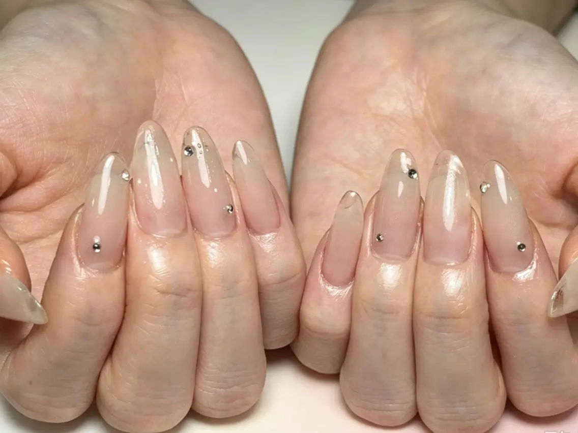 セミロング ハンドネイル モナ nail salonのネイルデザイン