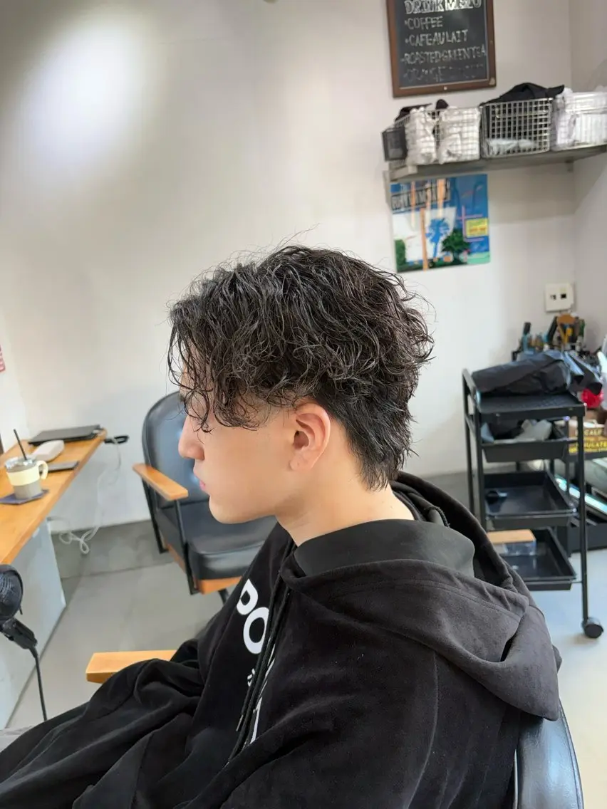 パーマ メンズ カット パーマ まろやかなベージュ 小池春樹のヘアスタイル