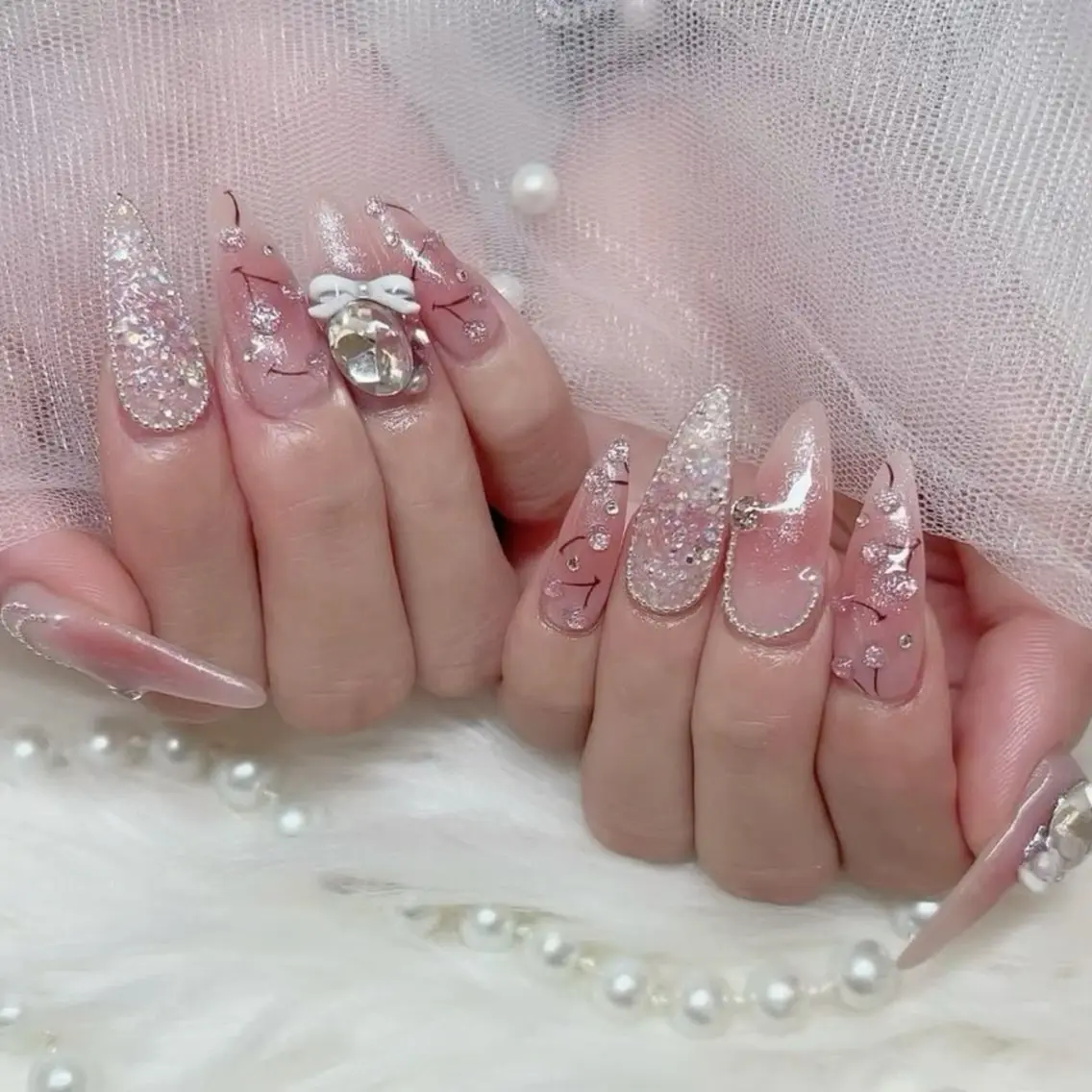 ネイル チークネイル ドット フットネイル フレンチネイル グラデーション ハンドネイル ハンドケア Nihonthy Nail 新宿のネイルデザイン