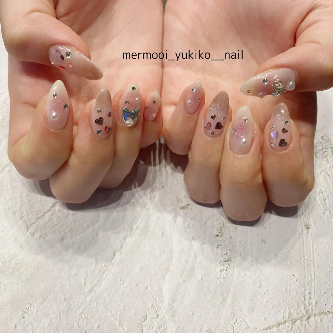 ネイル チークネイル ガーリー グラデーション ハート キラキラネイル mermooi nailのネイルデザイン