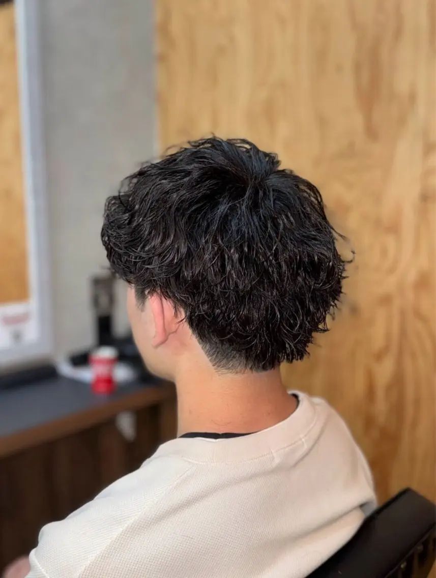 ショート パーマ メンズ 作野 潮織のヘアスタイル