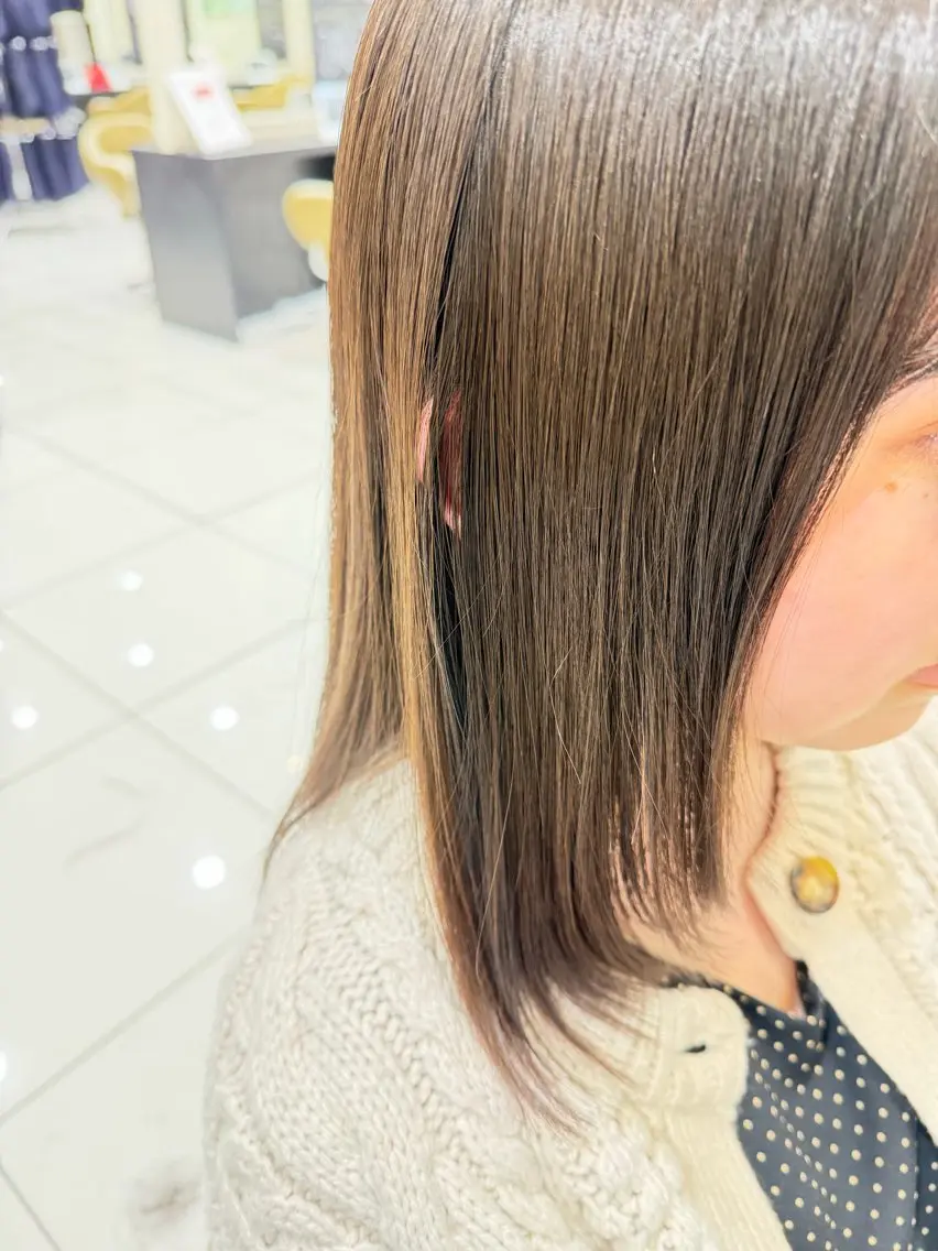 セミロング カット Yoshitsugi Fukaのヘアスタイル