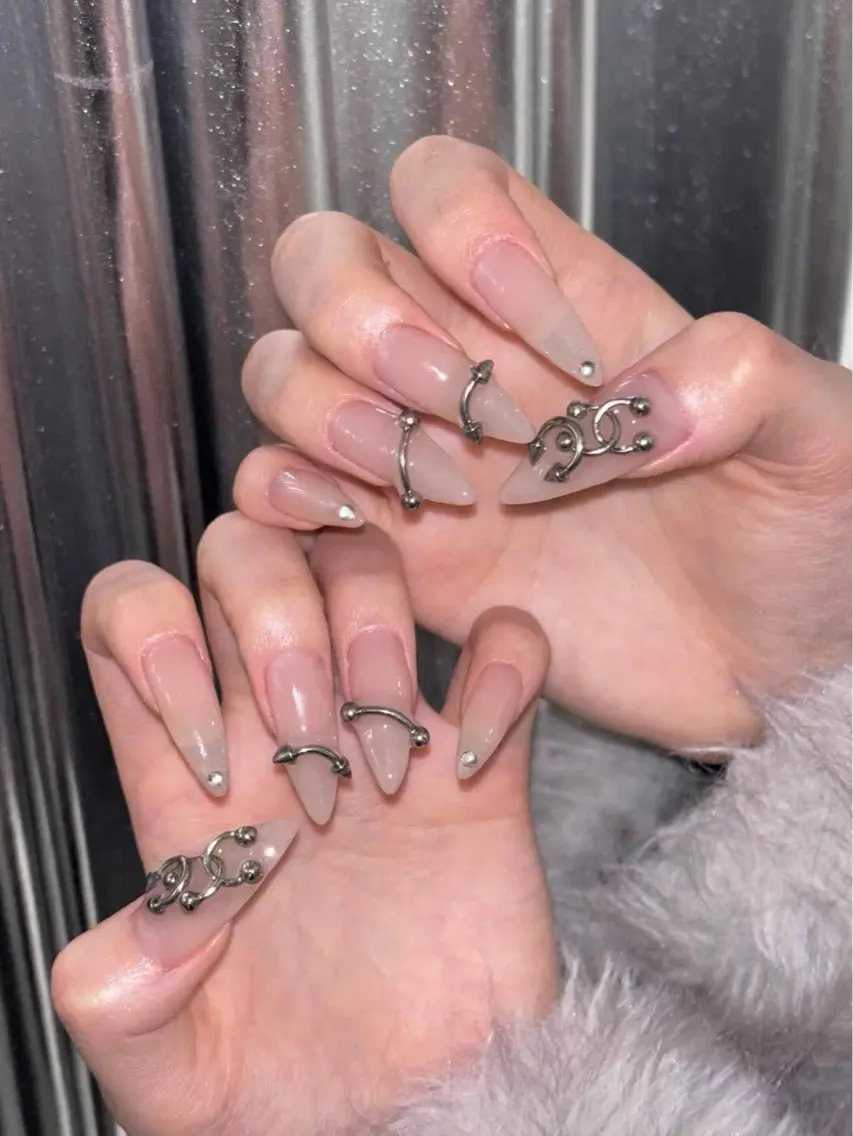 ネイル 韓国ネイル 持ち込み ニュアンスネイル ネイルチップ 冬ネイル LISA ANA.CHUOのネイルデザイン