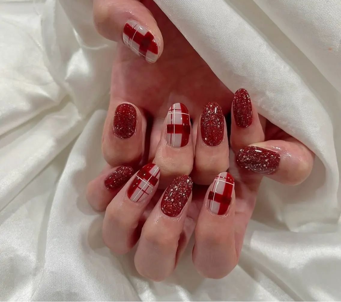 ネイル グラデーション キラキラネイル ワンカラーネイル 冬ネイル Jenn Nail Salonのネイルデザイン
