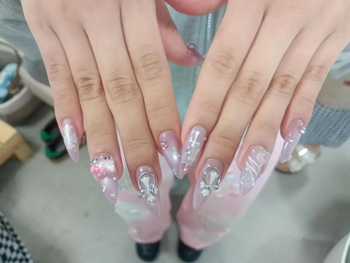 ネイル フレンチネイル ジェルネイル ガラスフレンチ 韓国ネイル マグネットネイル ハンドネイル ハンドケア The Nail 新大久保店のネイルデザイン