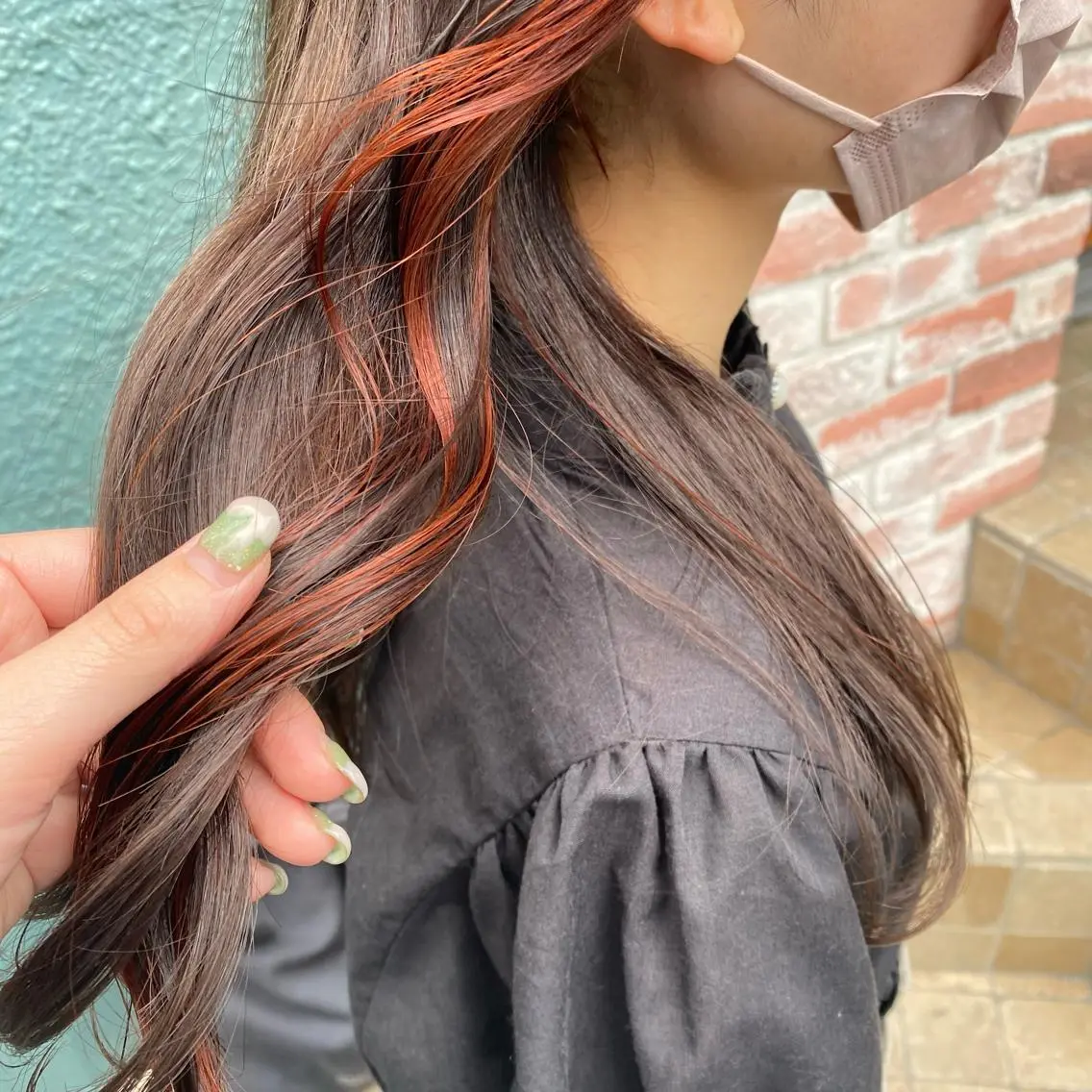 ロング カラー ブリーチ イヤリングカラー オレンジ 関口 桃花🌷 暖色カラーのヘアスタイル