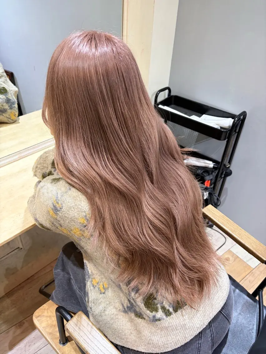 ロング カラー ベージュカラー ブリーチ ミルクティーベージュ カット ヘアカラー トリートメント 🌈デザインヘア職人 Kaede🌈のヘアスタイル