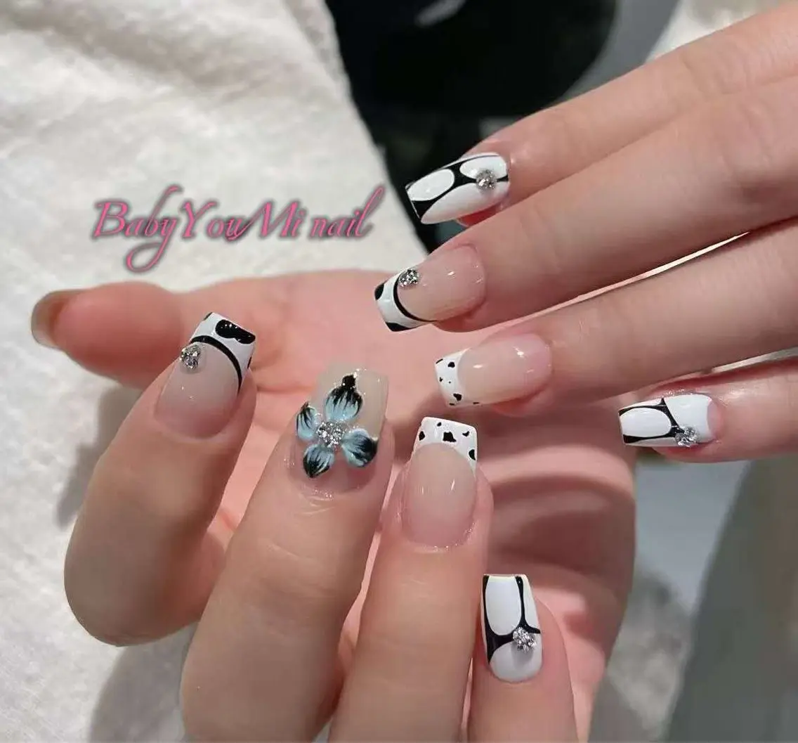 ネイル オーロラネイル フラワーネイル フットネイル フレンチネイル ジェルネイル ハンドネイル BabyYouMi nailのネイルデザイン