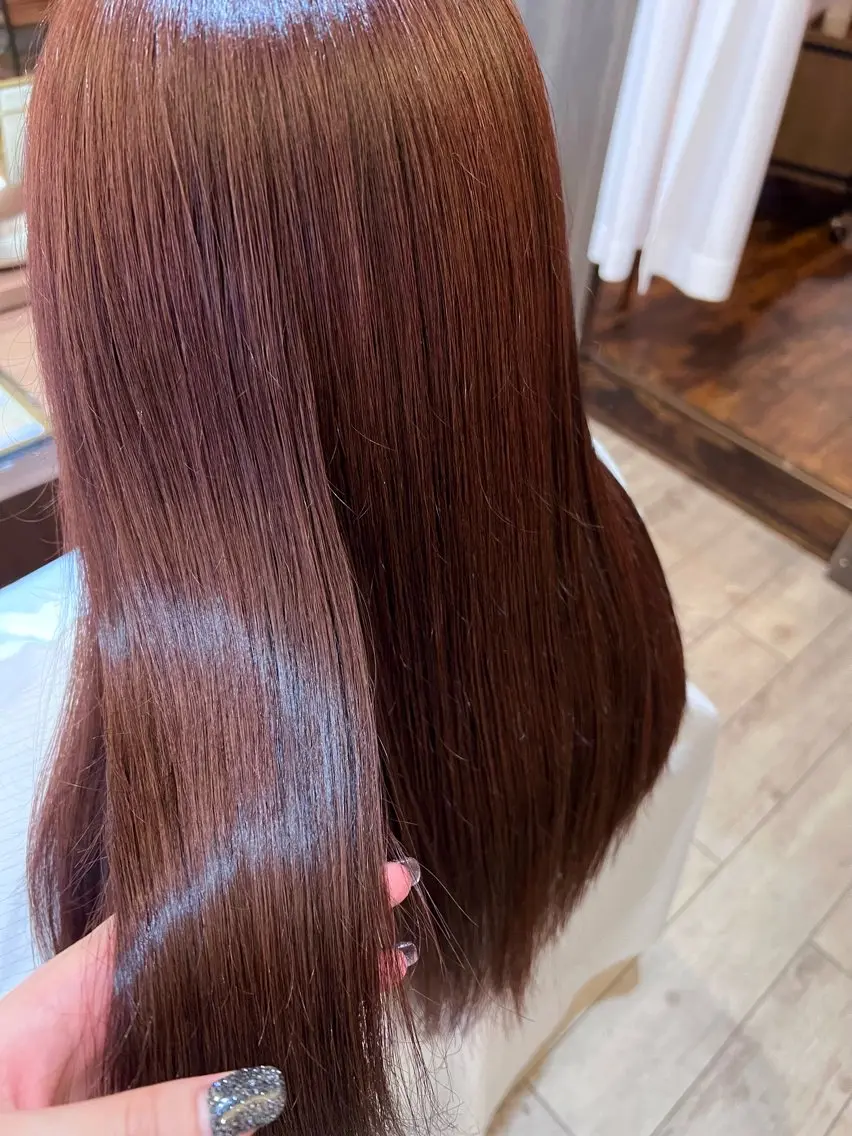 ロング カラー ブリーチ ブリーチなしカラー ピンクカラー レッドカラー ヘアカラー 有澤 茉唯のマツエク・マツパデザイン