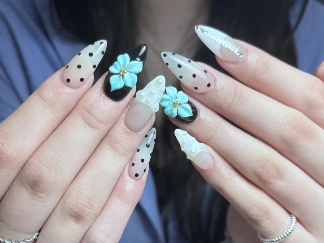 ネイル 長さ出し グラデーション 卒業式 キラキラネイル マグネットネイル RiRi Belle Nail池袋のネイルデザイン