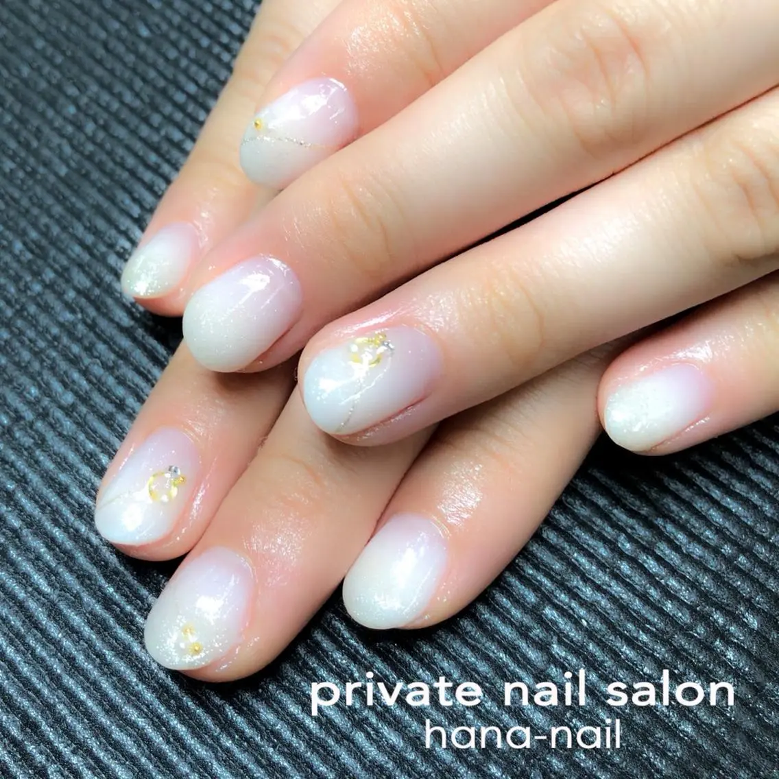 ネイル ジェルネイル ゴールド グラデーション ラメ(グリッター) ラメグラデーション Kao hana-nailのネイルデザイン