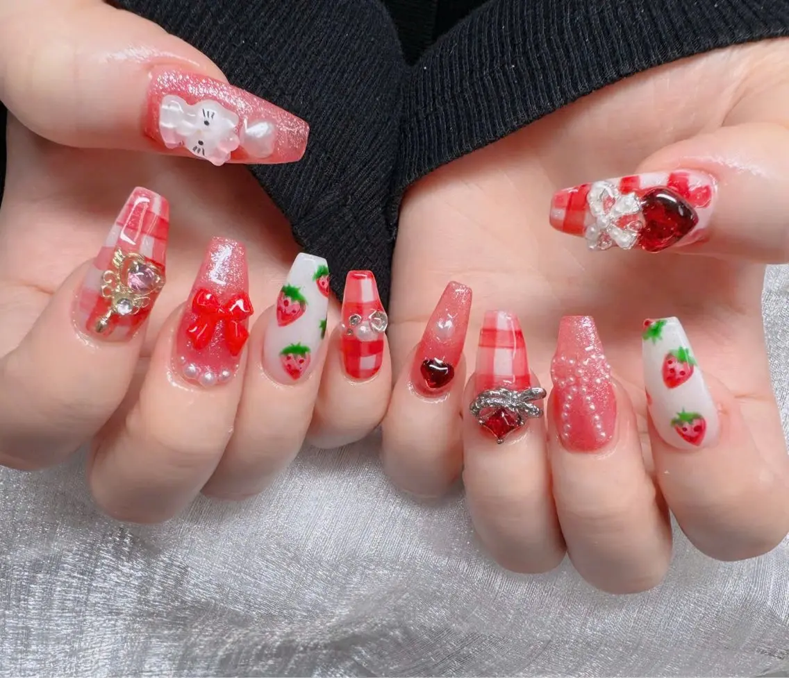 ネイル フレンチネイル ジェルネイル ガラスフレンチ ハロウィン ハート ハンドネイル H.baby Nail Salonのネイルデザイン