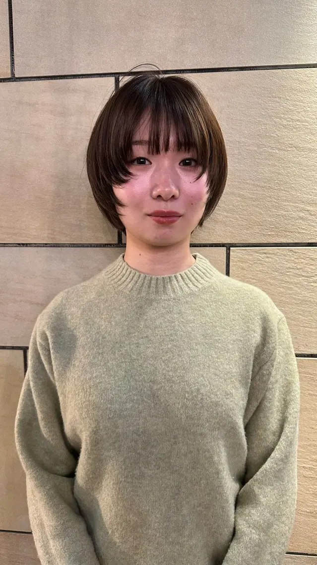 ショート レイヤーカット ショートヘア ショートカットパー マ🫧kotoneのヘアスタイル
