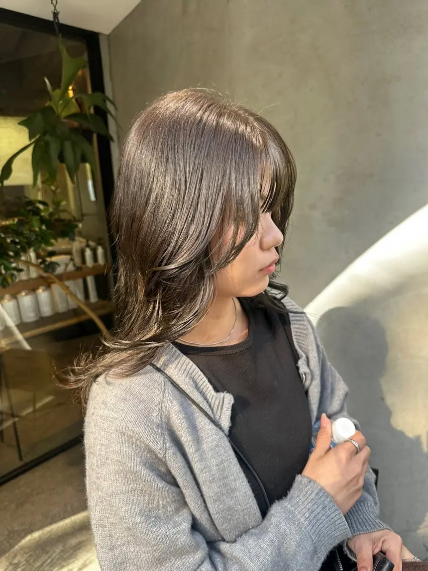 ミディアム カラー グレージュ オリーブグレージュ オリーブグレー ヘアカラー ヘッドスパ 森田楓乃/上前津/ 大須/ブリーチカラーのヘアスタイル