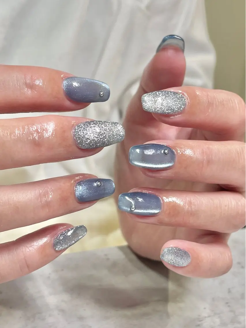 ネイル ブルー キラキラネイル ニュアンスネイル FOLIA.U kanakoのネイルデザイン