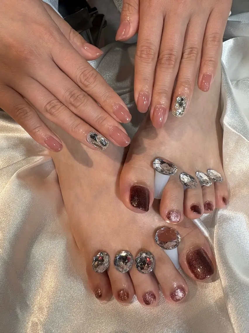 ネイル マグネットネイル シンプルネイル ハンドネイル TAKAMI 髪と爪を同時に施術のネイルデザイン