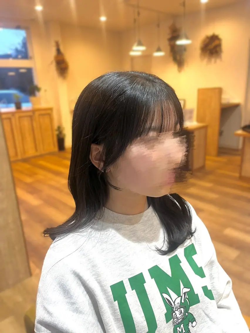 ミディアム くびれヘア 顔まわりレイヤー 顔周りカット 髪質改善 韓国風ヘア 宮本 楓のヘアスタイル