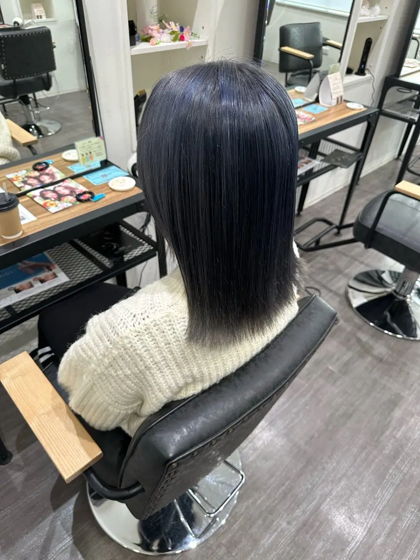 セミロング カラー ブルーカラー ブルーグレー ヘアカラー トリートメント 艶髪レイヤー上田 紗也🇰🇷💗のヘアスタイル