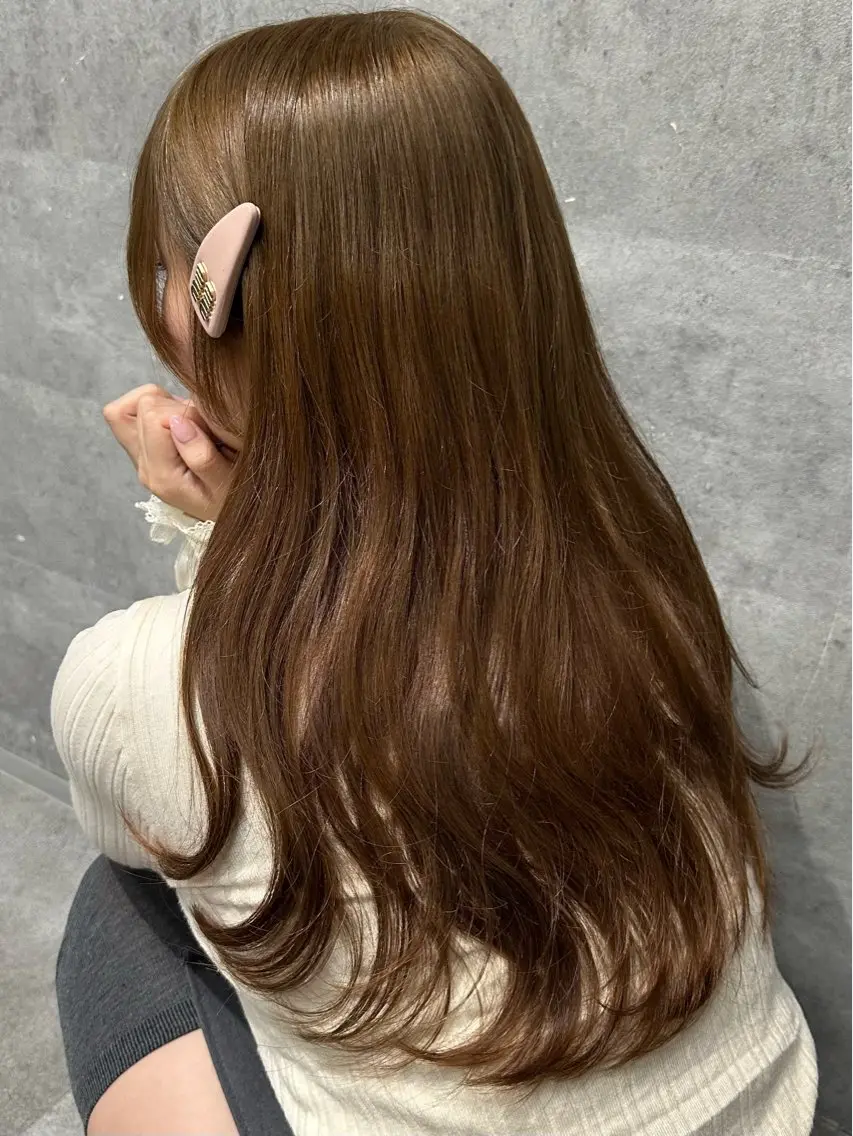 ロング カラー ヘアアレンジ アッシュ ベージュカラー ブリーチ 透明感カラー ブリーチなしカラー ヘアカラー トリートメント 渋谷SALOWIN 乙津 茜/女性のみ◎のヘアスタイル