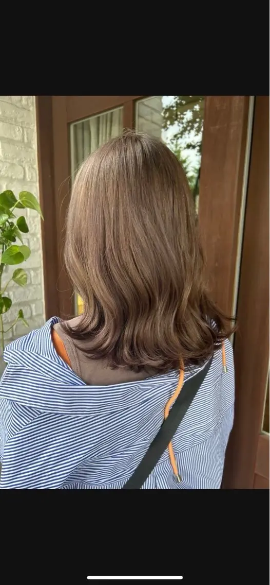 セミロング ヘアカラー トリートメント qpulaあいみ 透明感カラーのヘアスタイル