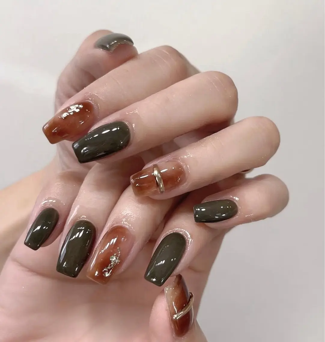 ネイル オーロラネイル フレンチネイル ジェルネイル ハロウィン キラキラネイル ハンドネイル H.baby Nail Salonのネイルデザイン