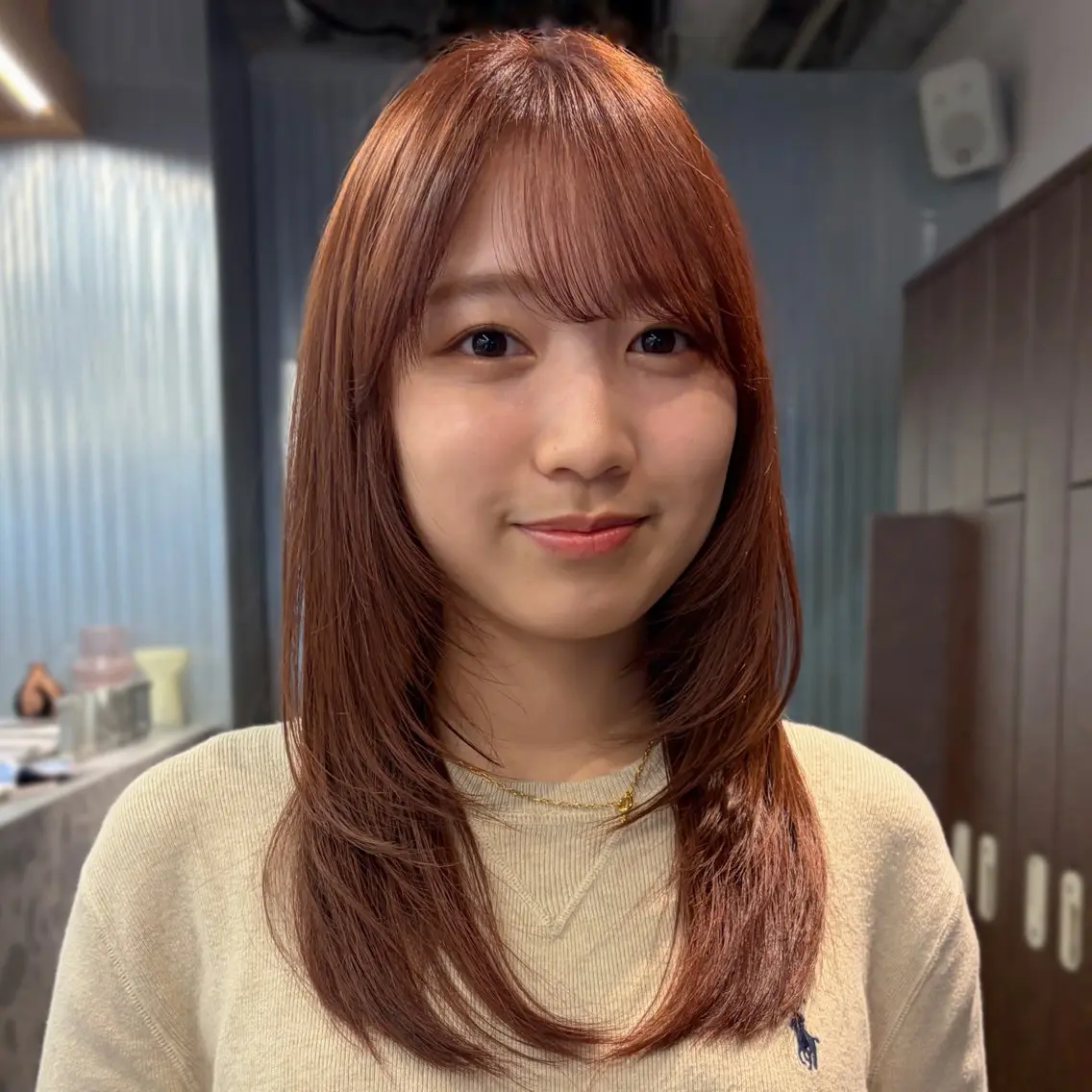 ミディアム 顔周りカット レイヤーカット カット まほ/レイヤーカット 🍒🤍透明感カラーのヘアスタイル