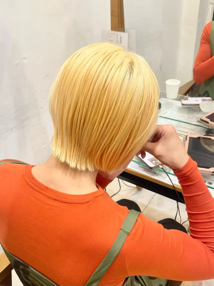 ショート カラー ブリーチ ブロンド ケアブリーチ ハイトーンカラー ヘアカラー オザキクウガ/ ブリーチ/髪質改善のヘアスタイル