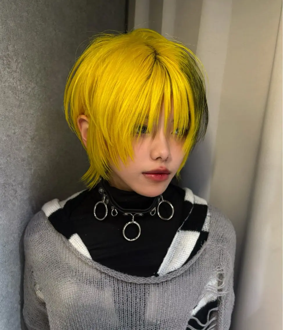 ショート カラー 黒髪 イエローカラー カット ヘアカラー トリートメント jyui/原宿 ハイトーン/デザインのヘアスタイル