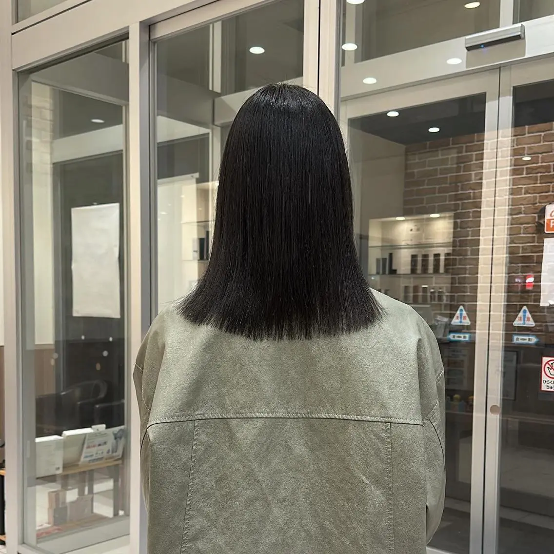 セミロング カラー 黒髪 透明感カラー 佐藤功真/ ブリーチなしカラーのヘアスタイル