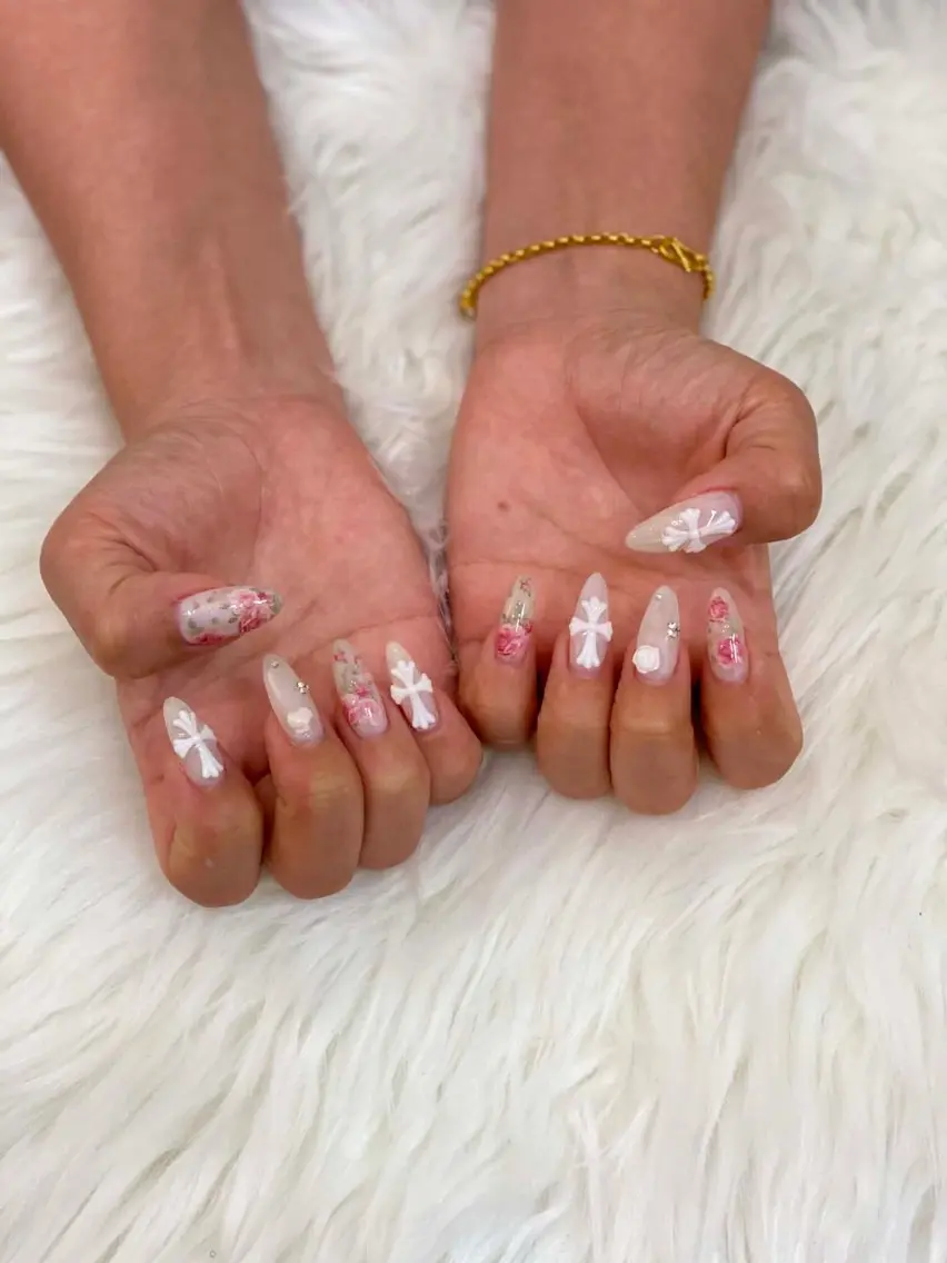 ネイル 長さ出し フットネイル フレンチネイル ジェルネイル ガラスフレンチ MEO NAIL 中野 研修ネイリストのネイルデザイン