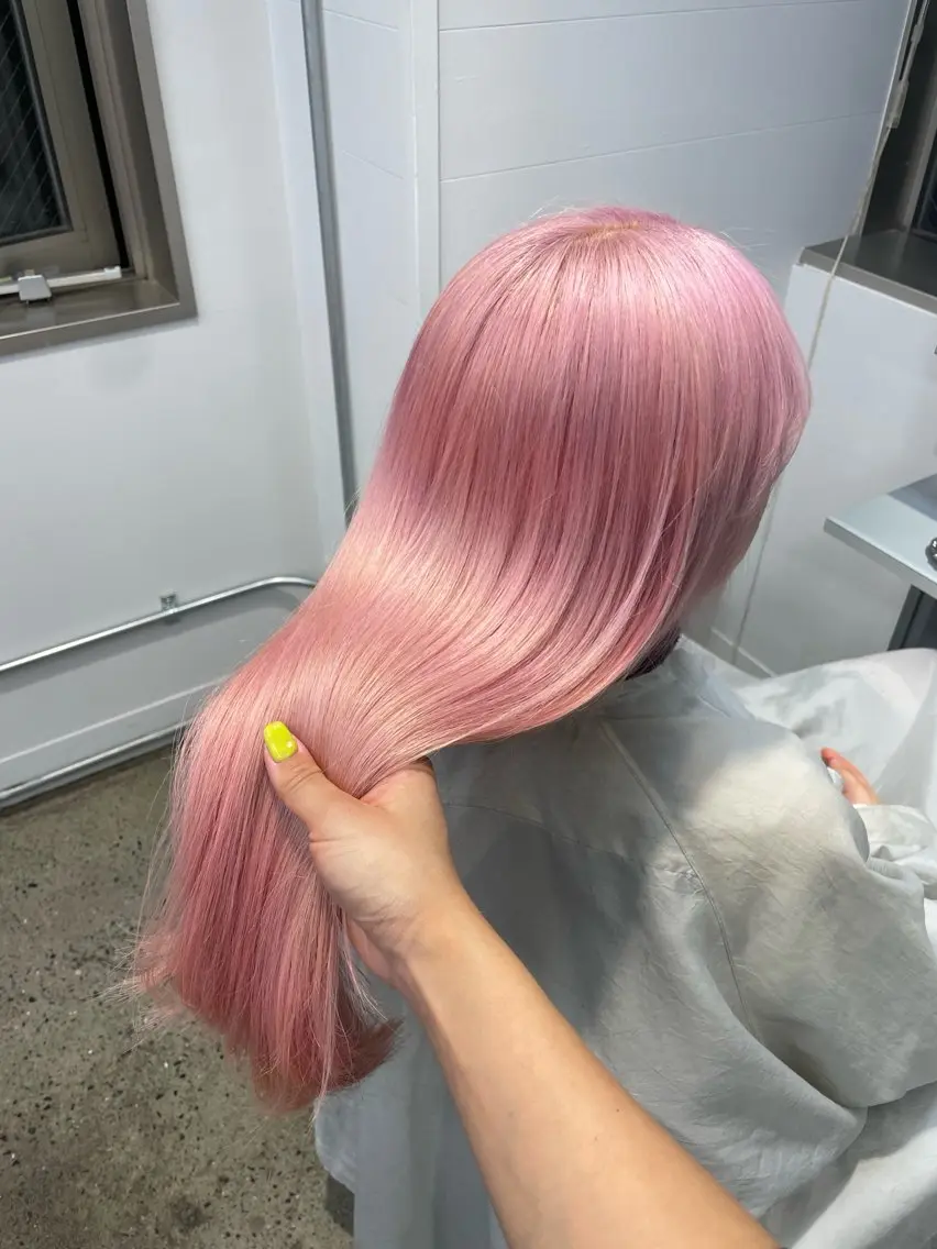 ロング カラー ブリーチ ピンクカラー AIRI /XENA渋谷本店のヘアスタイル