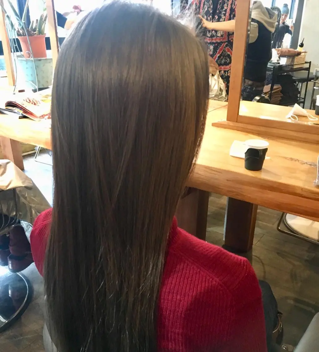 ロング カラー アッシュ ブリーチ グレージュ 関谷 慎吾のヘアスタイル