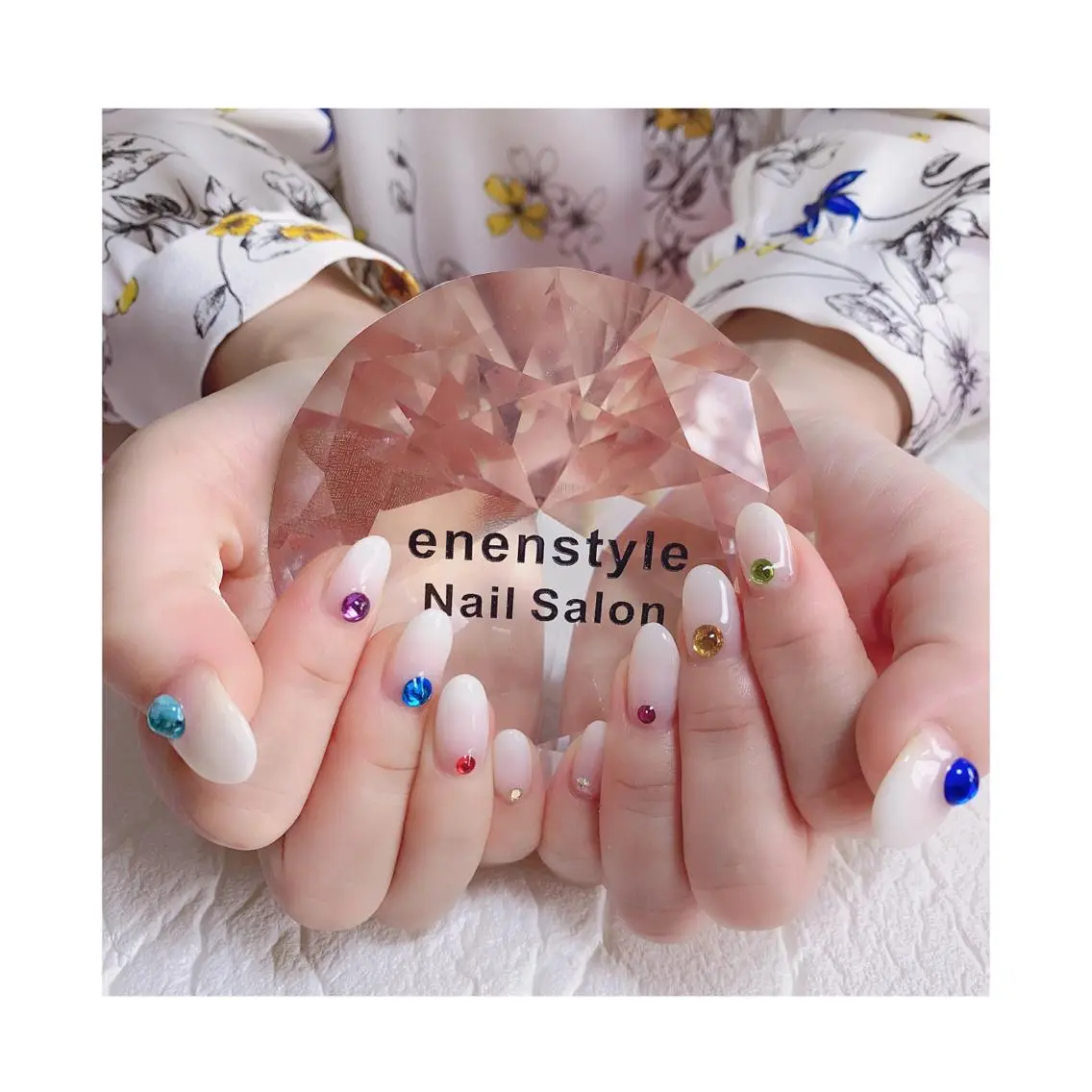 ミディアム ネイル ジェルネイル ニュアンスネイル オフィスネイル ワンカラーネイル パラジェル ハンドネイル 🐾enen style 🐾のネイルデザイン