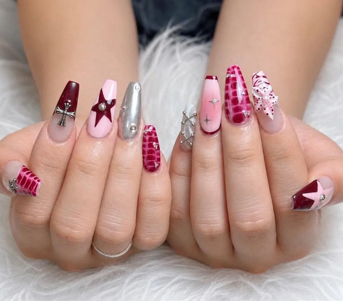 ネイル チークネイル ドット フットネイル フレンチネイル グラデーション ハンドネイル ハンドケア Nihonthy Nail 新宿のネイルデザイン