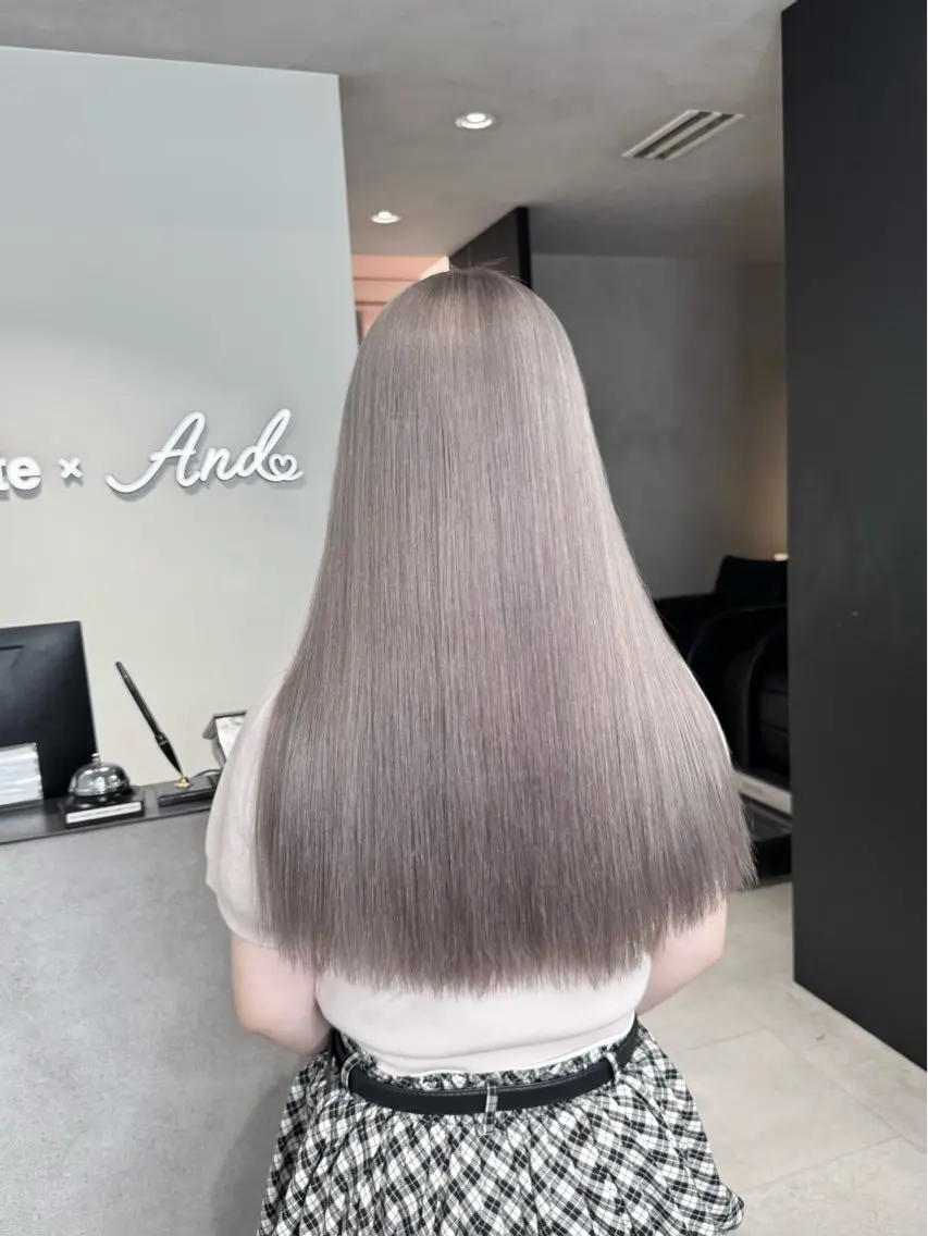 ロング カラー ヘアカラー 🇰🇷韓国風ハイ トーンKANA🖤のヘアスタイル