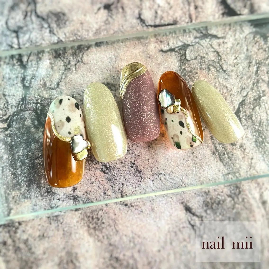 ネイル べっ甲ネイル nail mii HIROMIのネイルデザイン