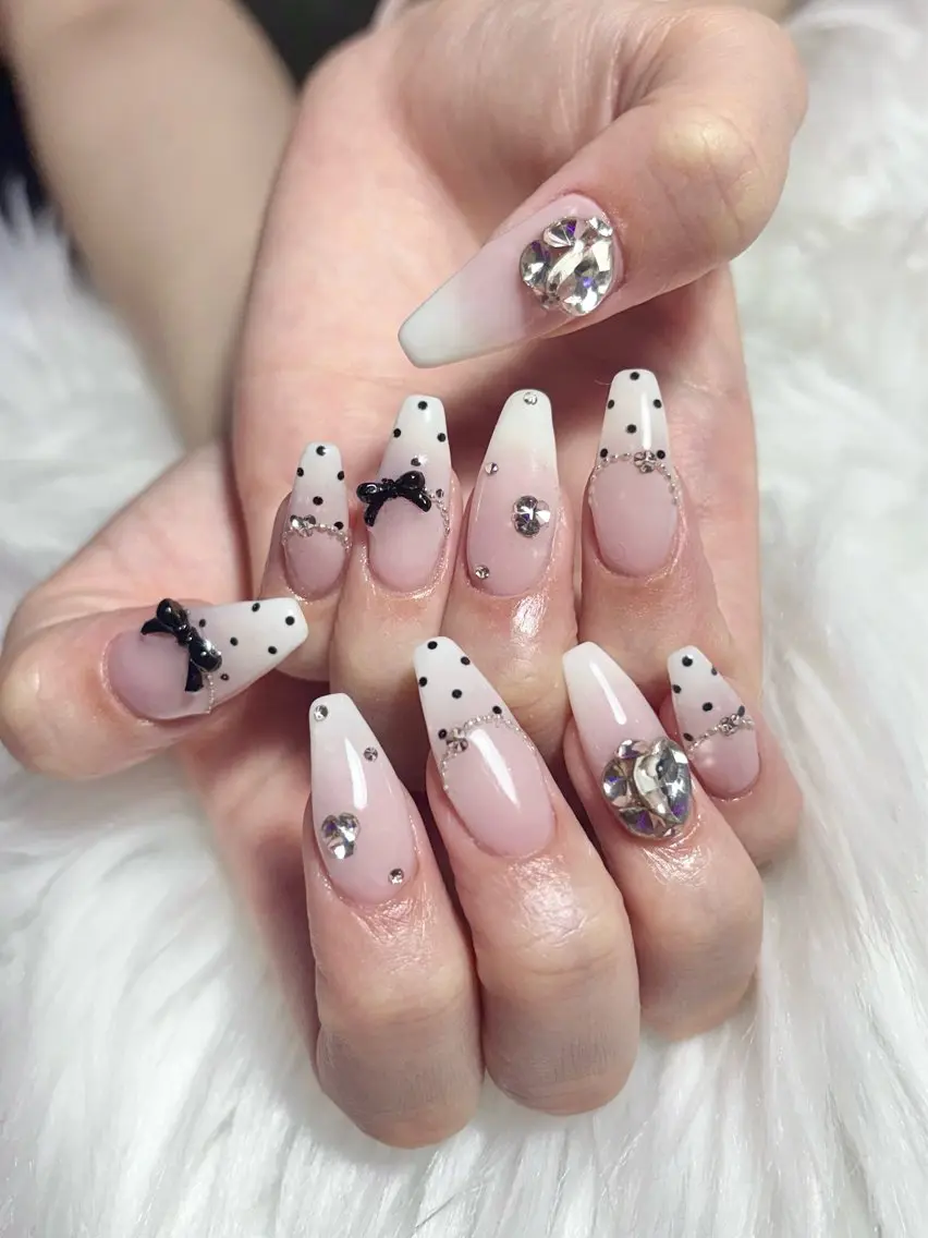 ネイル ドット グラデーション リボン ハンドネイル haac nailsのネイルデザイン